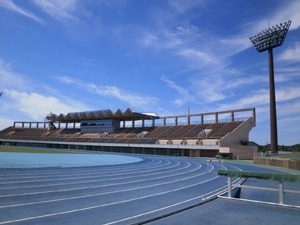 陸上競技場のトイレ外観